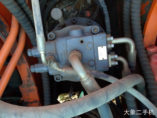 斗山 DX260LC 挖掘机