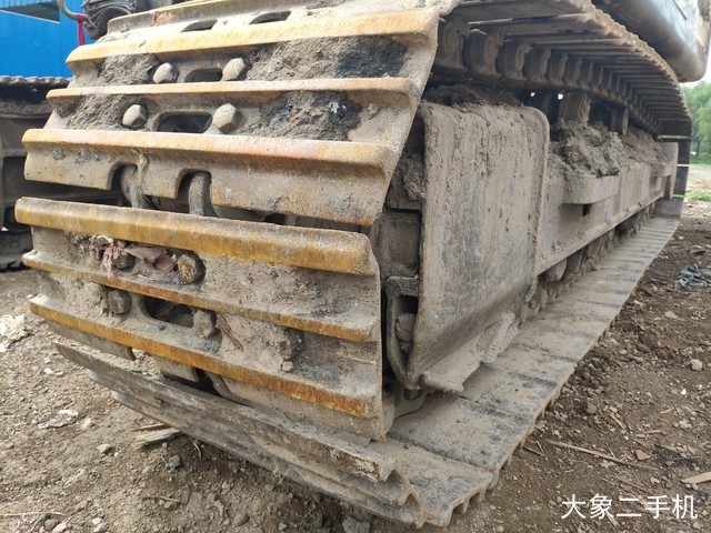 山东临工 LG6210 挖掘机