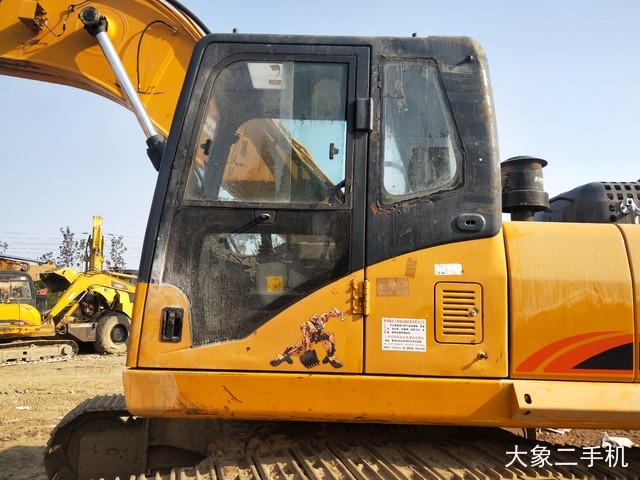 雷沃重工 FR220-7 挖掘机