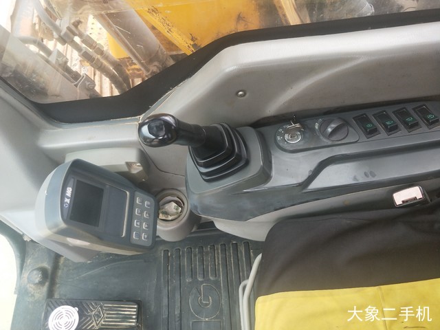 徐工 XE150D 挖掘机