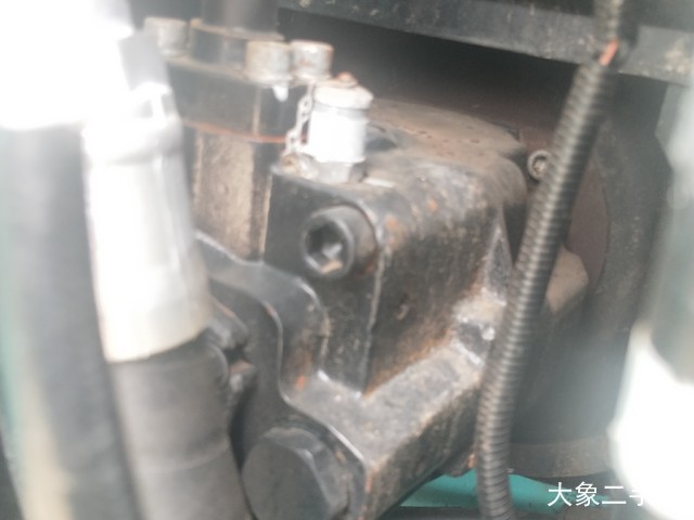 神钢 SK75-8 挖掘机