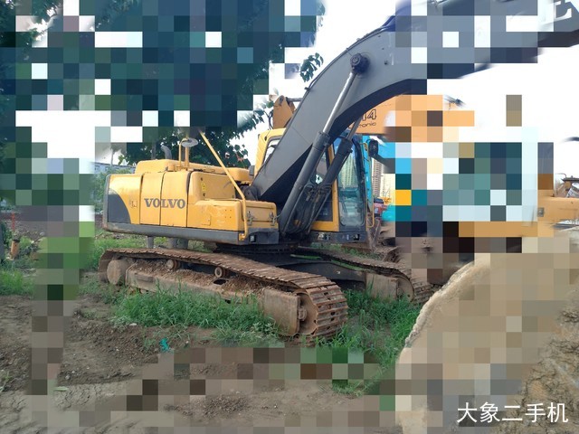 沃尔沃 EC210BLC 挖掘机