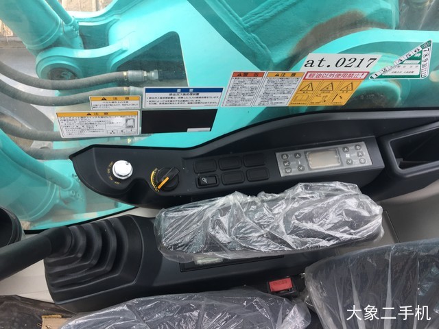 神钢 SK330 挖掘机