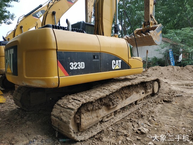 卡特彼勒 323DL 挖掘机