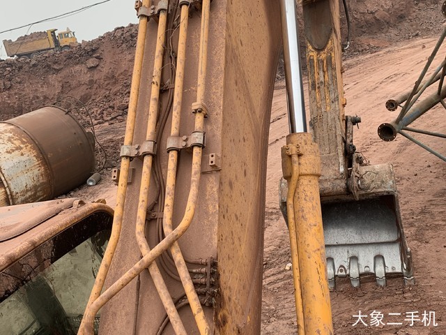 现代 R305LC-9T 挖掘机