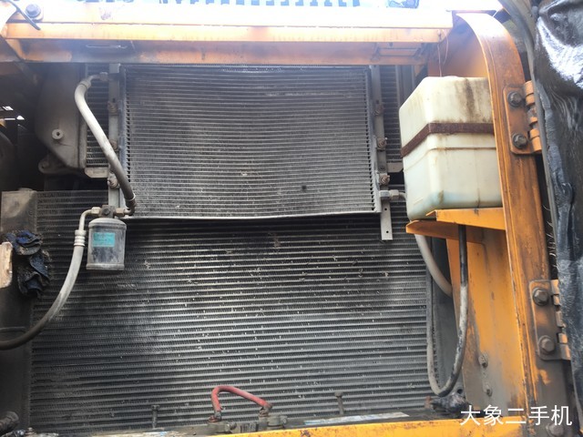 现代 R225LC-7 挖掘机