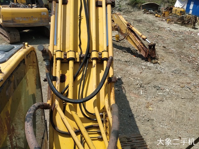 小松 PC210LC-8(800mm履带板) 挖掘机