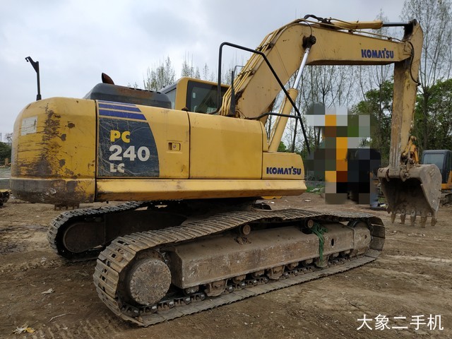 小松 PC240LC-8 挖掘机