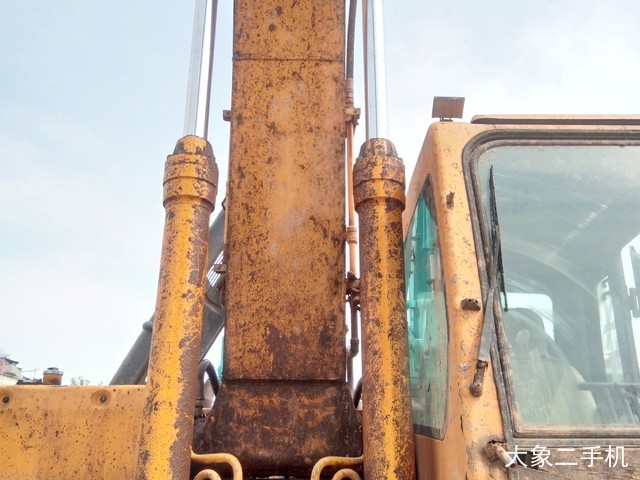 现代 R265LC-7 挖掘机