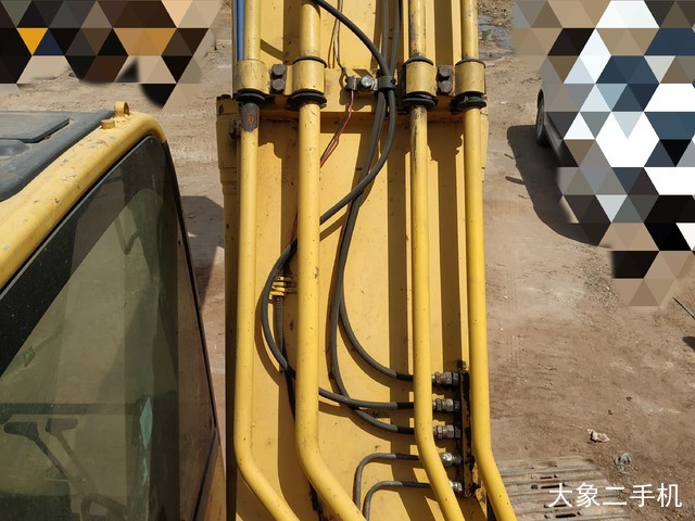 小松 PC220-8 挖掘机