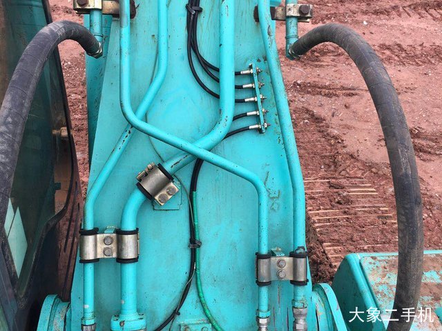 神钢 SK260LC-8 挖掘机