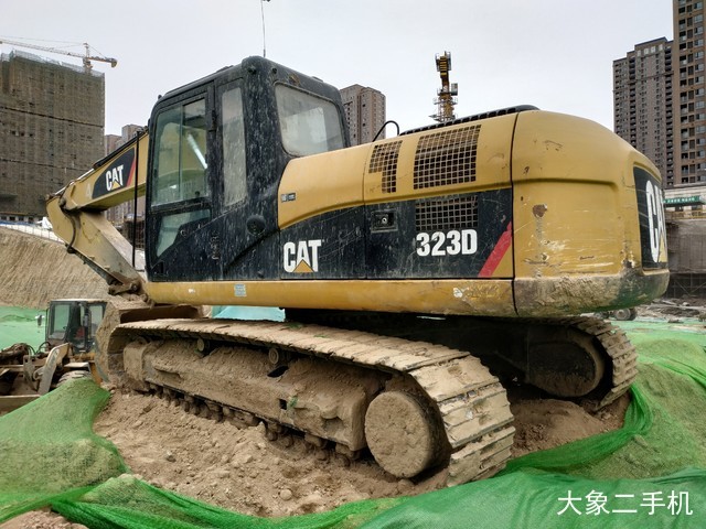 卡特彼勒 323DL 挖掘机