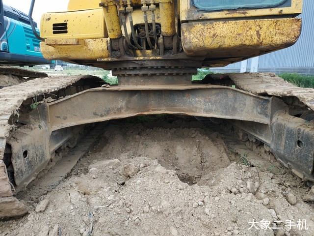 小松 PC200-8 挖掘机