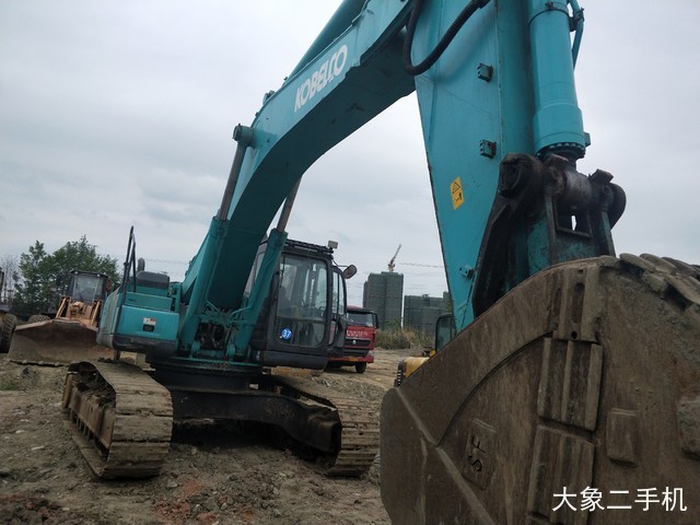 神钢 SK480LC-8 挖掘机