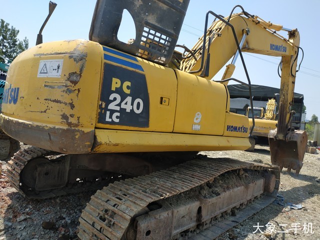 小松 PC210LC-8(800mm履带板) 挖掘机