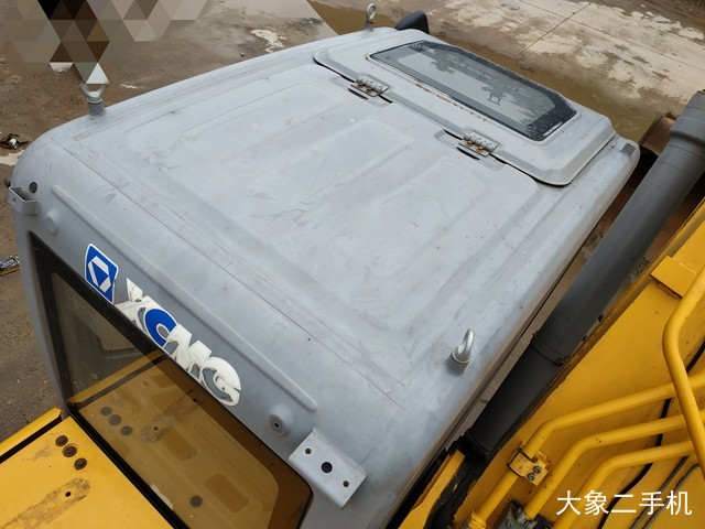 徐工 XE370CA 挖掘机