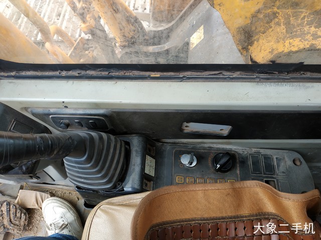 现代 R225LC-7 挖掘机