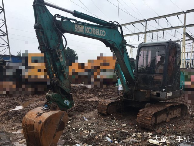 神钢 SK55-C 挖掘机