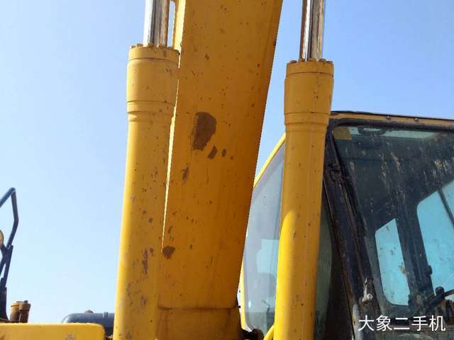 小松 PC220-8 挖掘机