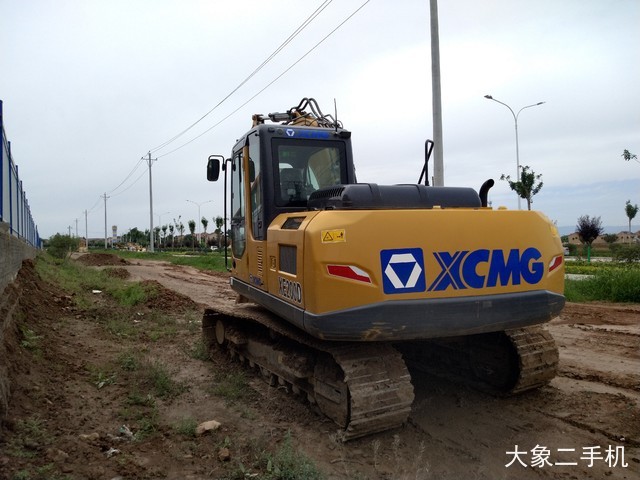 徐工 XE150D 挖掘机