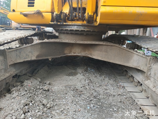 龙工 LG6225 挖掘机