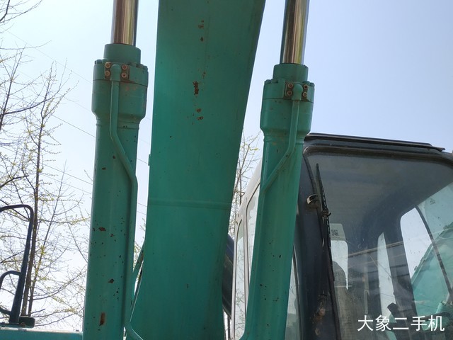 神钢 SK210LC-8 挖掘机