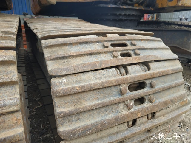 现代 R220-5 挖掘机