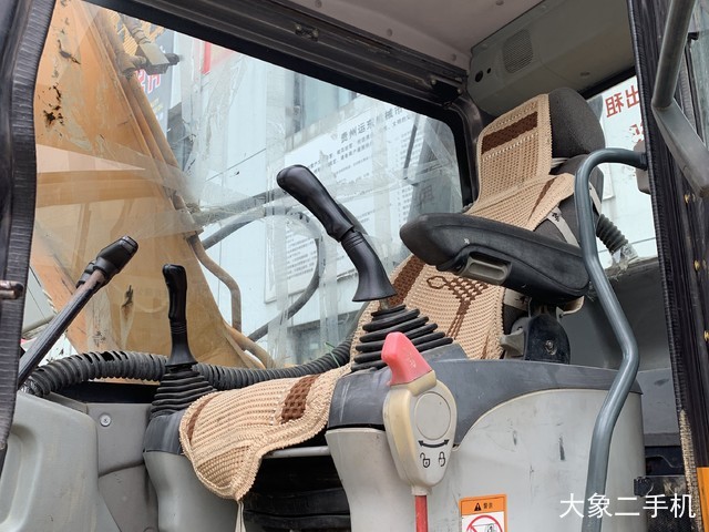 三一重工 SY135C-8 挖掘机