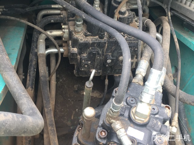 神钢 SK260 挖掘机