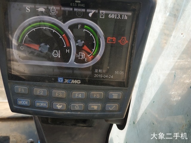徐工 XE150D 挖掘机