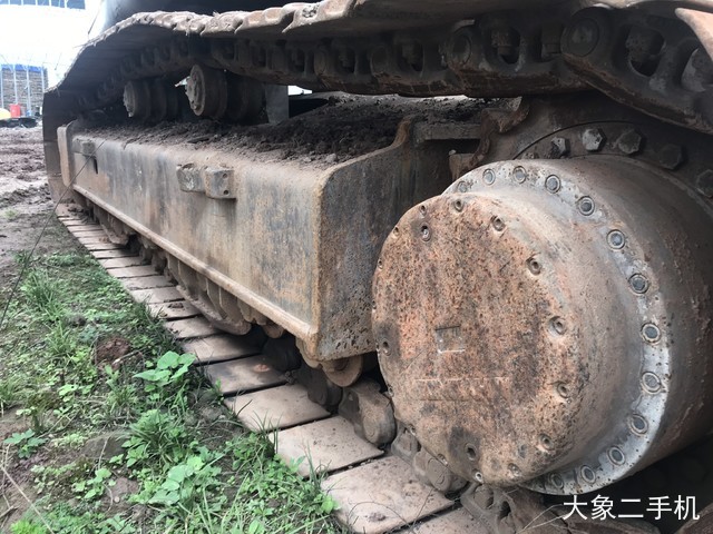 现代 R335LC-7 挖掘机