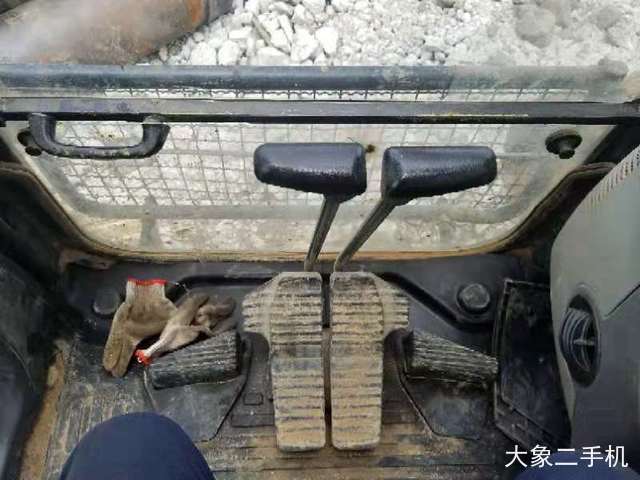 小松 PC210LC-8 挖掘机