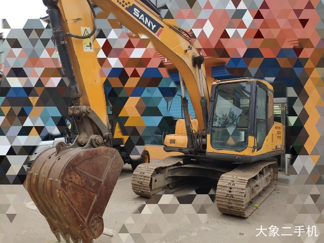 三一重工 SY135C-8 挖掘机