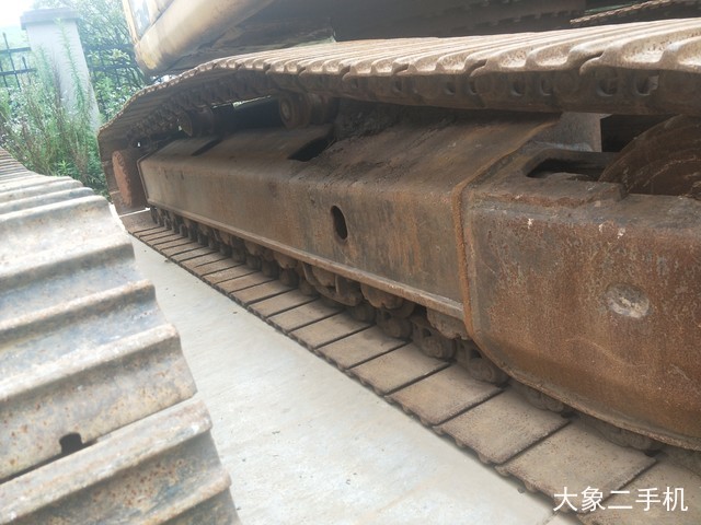 小松 PC240LC-8 挖掘机