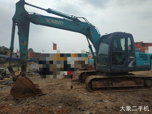 神钢 SK130 挖掘机