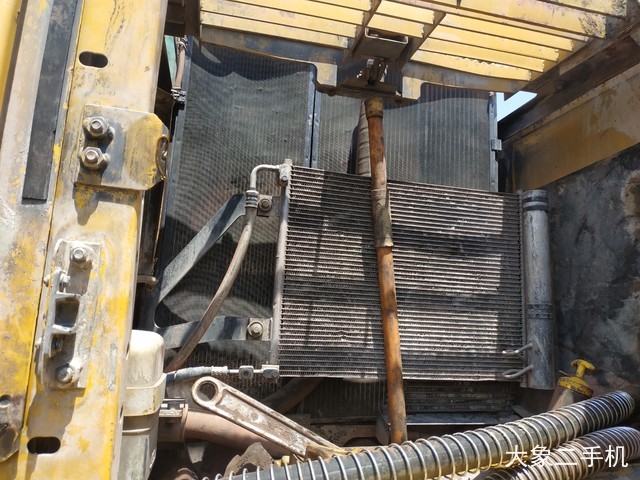 小松 PC210LC-8(800mm履带板) 挖掘机