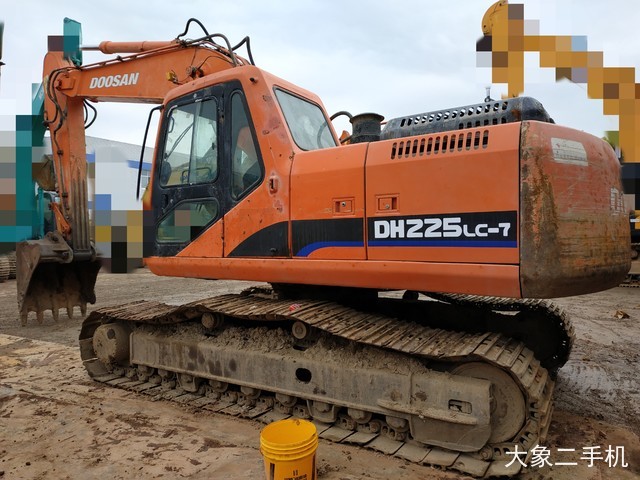 斗山 DH225LC-7 挖掘机