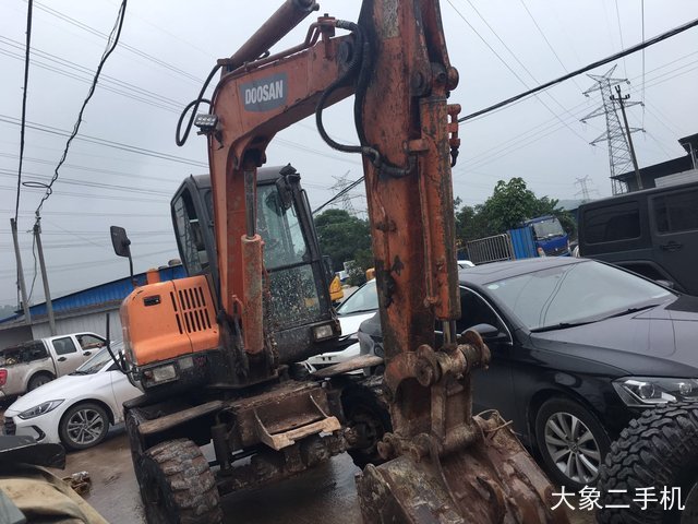 斗山 DX60W 挖掘机