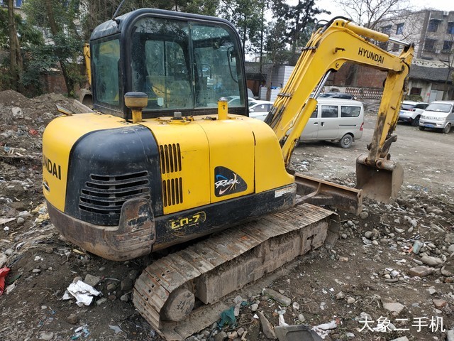 现代 R80-7 挖掘机
