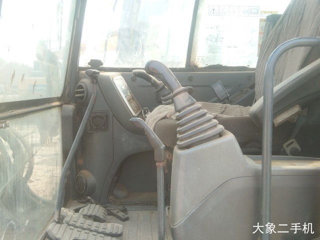 现代 R60-9 挖掘机