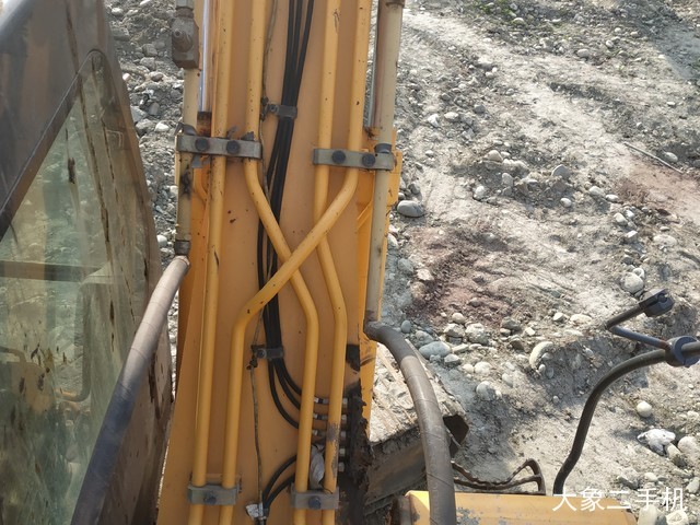 现代 R110-7 挖掘机