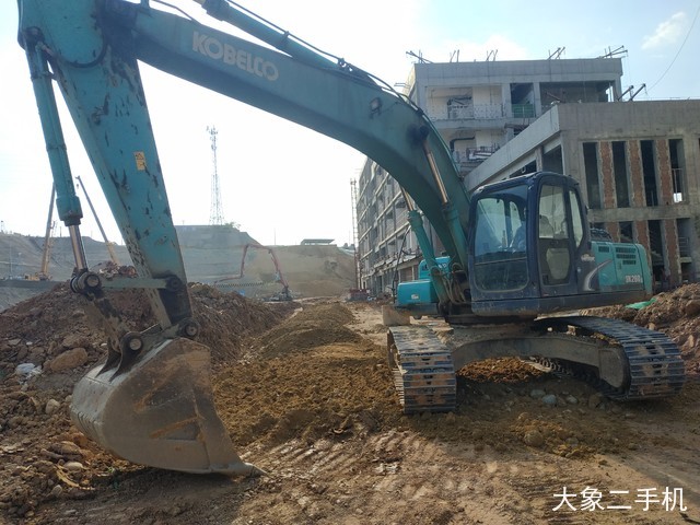 神钢 SK260LC-8 挖掘机
