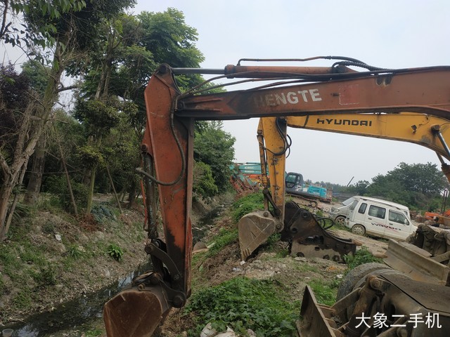 恒特重工 HT150-8 挖掘机