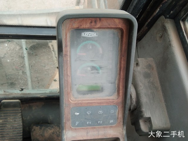雷沃重工 FR65V8 挖掘机