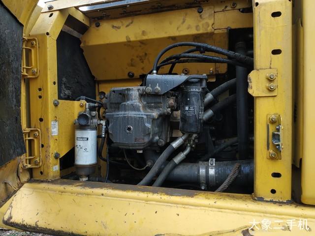 小松 PC240LC-8 挖掘机