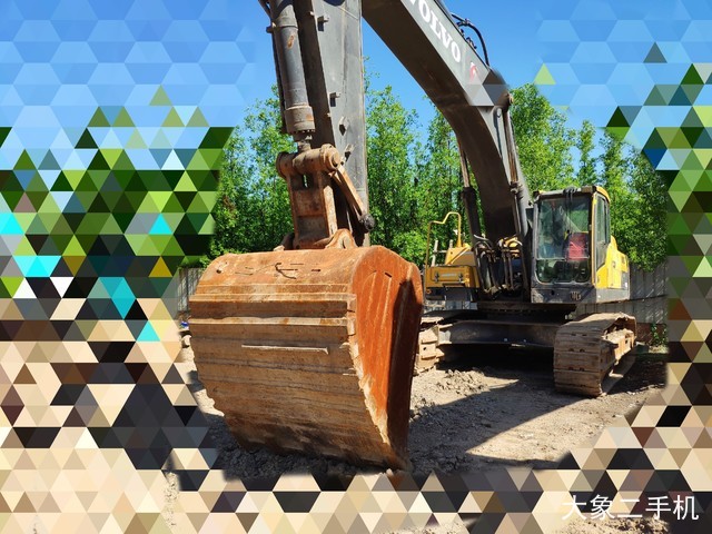 沃尔沃 EC480DL 挖掘机