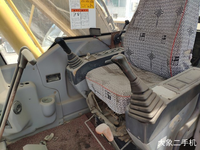 柳工 CLG225 挖掘机