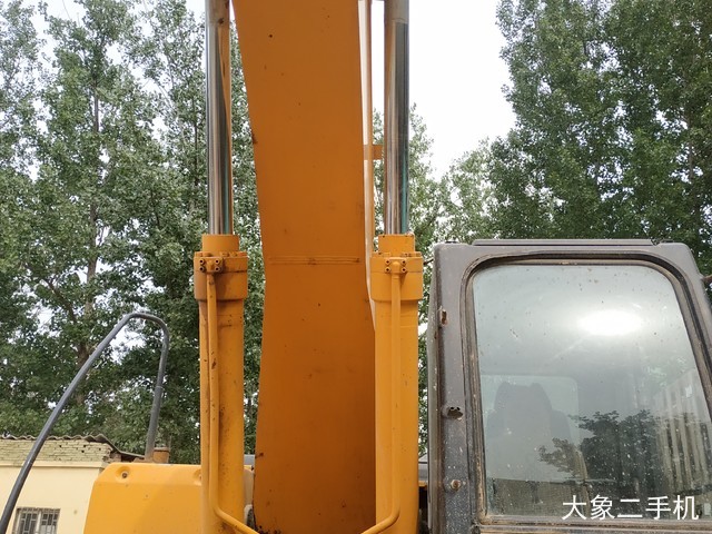 现代 R215-7C 挖掘机
