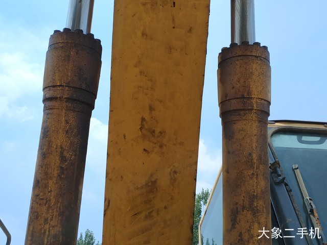 小松 PC240LC-8 挖掘机