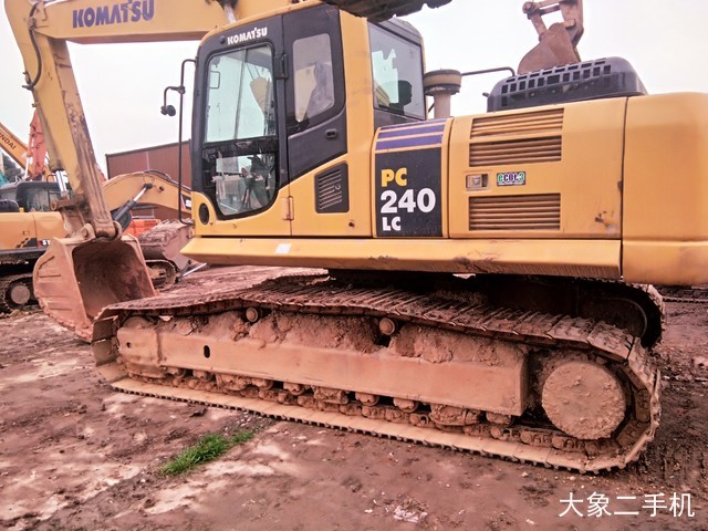 小松 PC240LC-8 挖掘机